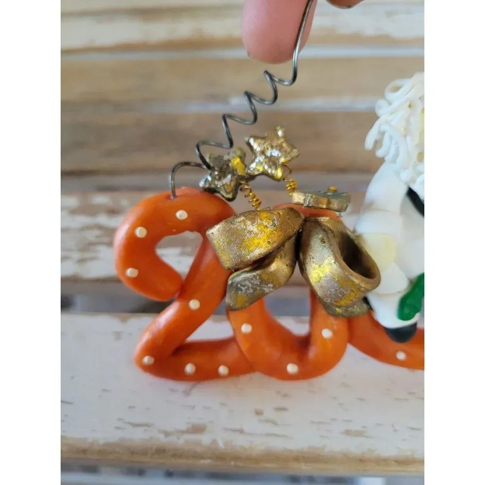 Santa‎ Claus handmade 2005 ornament Xmas tree holiday home decor